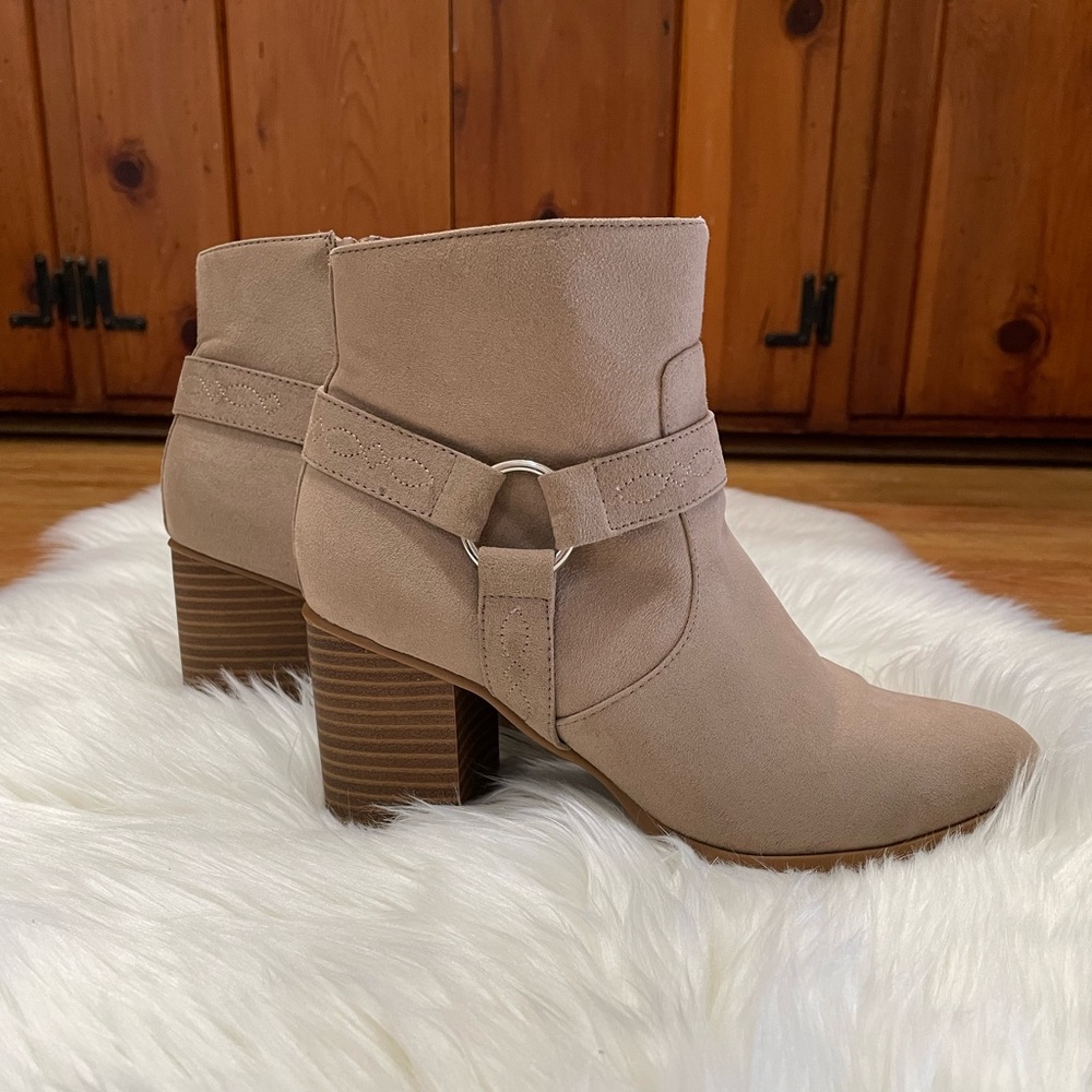 Forever 21 Women Suede Western Booties In Tan Size 7.5